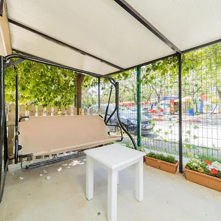 Stylish Close To The In Apartment *