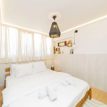 Apartment Stylish Close To The In *